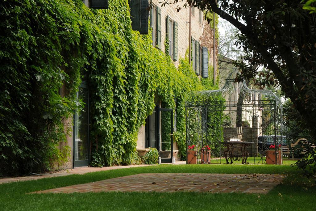 Azienda Agricola Palazzo Manzoni San Zaccaria Екстер'єр фото